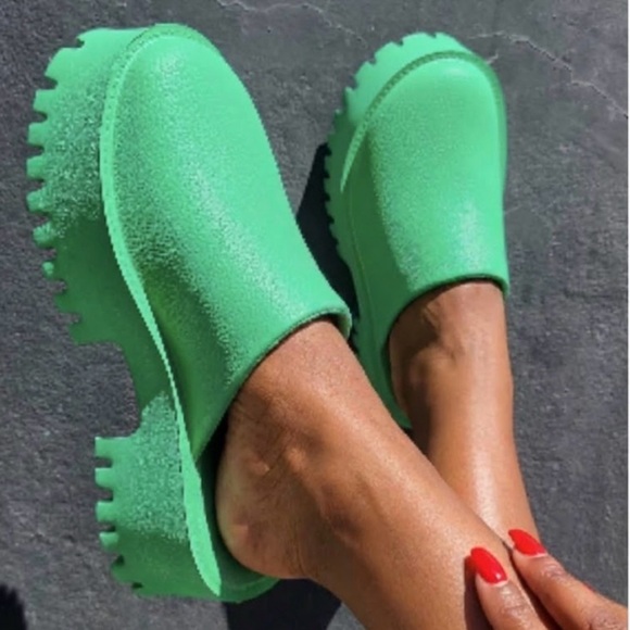 Jeffrey Campbell Shoes - Brand: Jeffrey Campbell
Style: BAE Platform Clogs
Size: Women’s 10